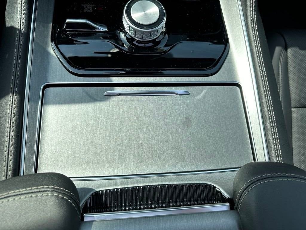 2024 Jeep Wagoneer Series II Carbide 4x4