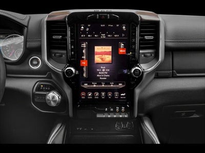 2020 RAM 1500 Laramie Crew Cab 4x4 5'7' Box