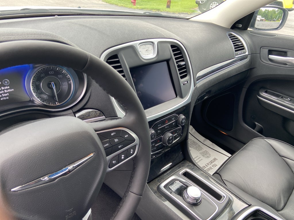 2023 Chrysler 300 Touring L AWD