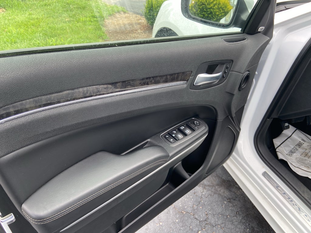 2023 Chrysler 300 Touring L AWD