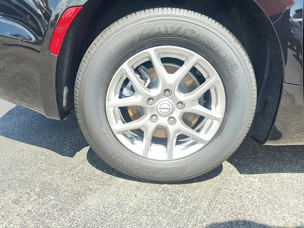 2025 Chrysler Voyager LX