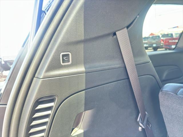 2025 Chrysler Voyager LX