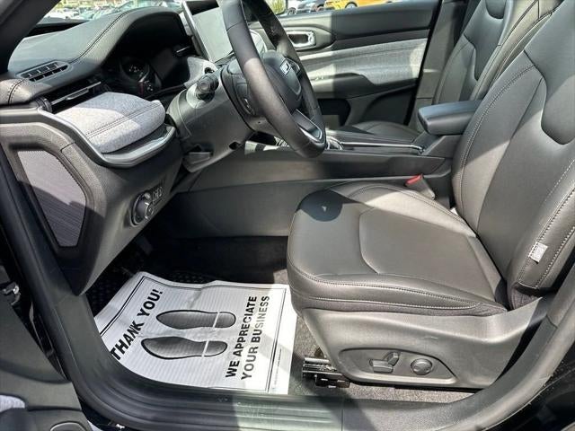 2024 Jeep Compass Latitude Lux FWD