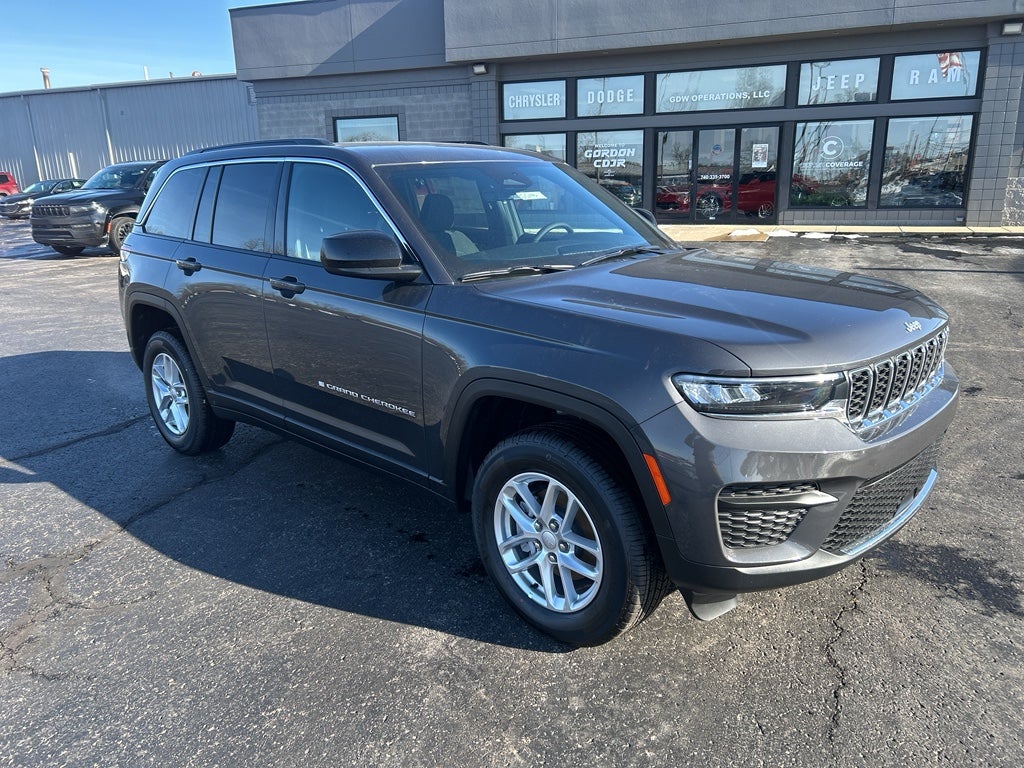 2025 Jeep Grand Cherokee GRAND CHEROKEE LAREDO X 4X4