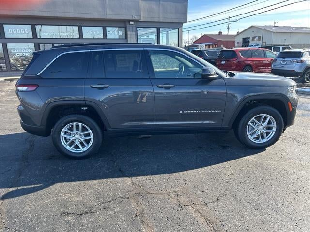 2025 Jeep Grand Cherokee GRAND CHEROKEE LAREDO X 4X4