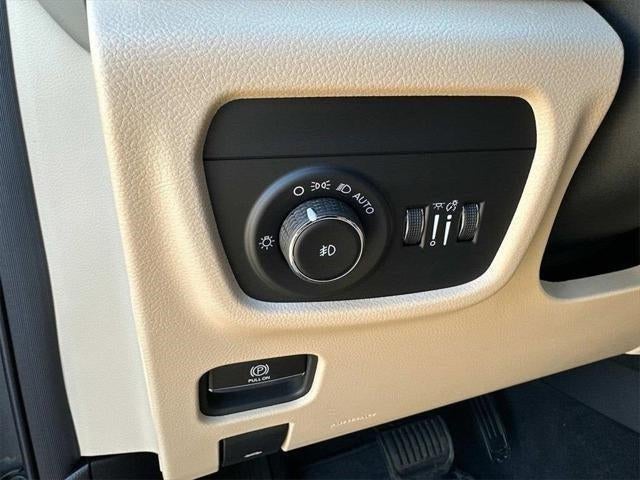 2024 Jeep Grand Cherokee GRAND CHEROKEE L LIMITED 4X4