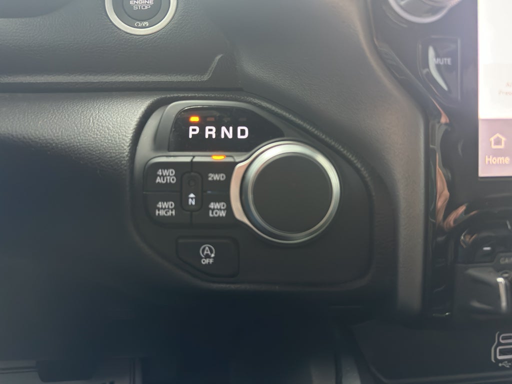 2025 RAM 1500 Big Horn Crew Cab 4x4 6'4' Box