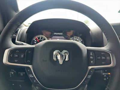 2025 RAM 1500 Big Horn Crew Cab 4x4 6'4' Box