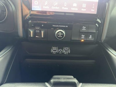 2025 RAM 1500 Big Horn Crew Cab 4x4 6'4' Box