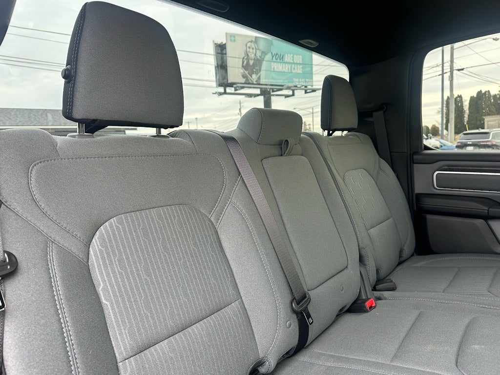 2022 RAM 1500 Big Horn Crew Cab 4x4 5'7' Box