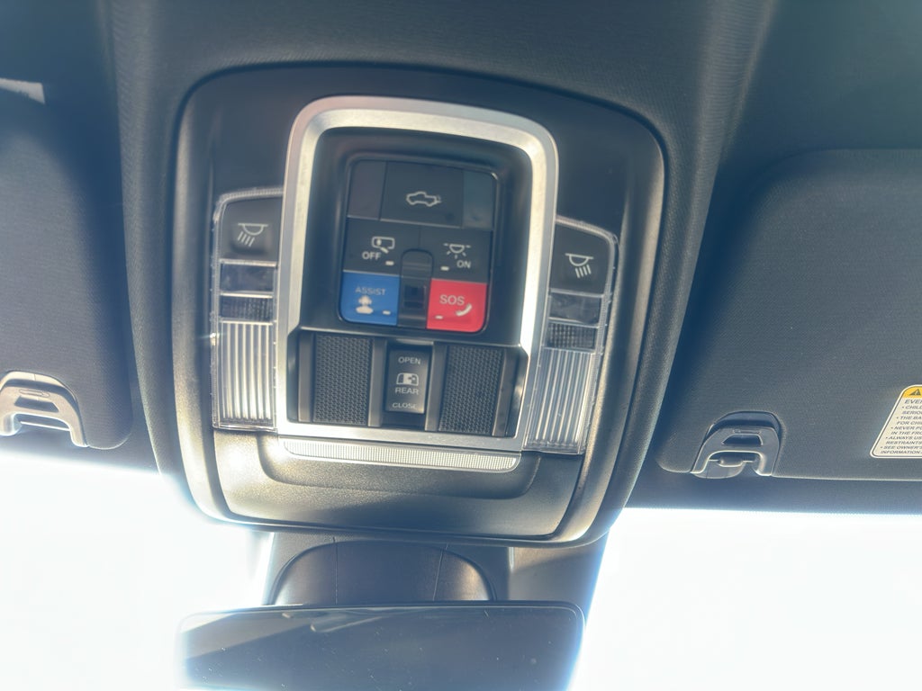 2024 RAM 1500 Laramie Crew Cab 4x4 5'7' Box