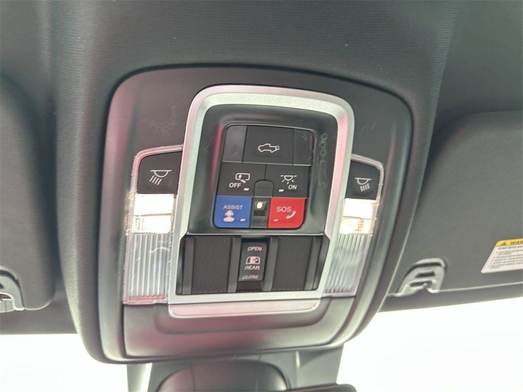 2022 RAM 1500 Laramie Crew Cab 4x4 6'4' Box