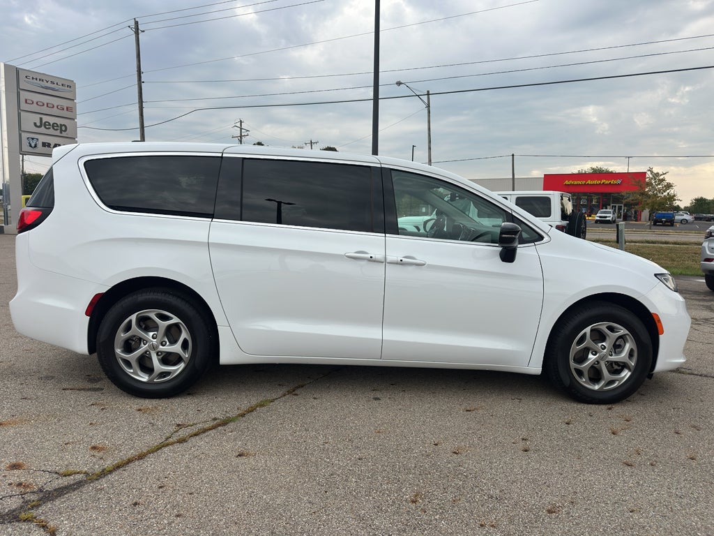 2024 Chrysler Pacifica Limited AWD