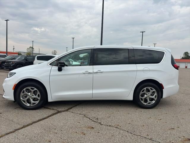 2024 Chrysler Pacifica Limited AWD