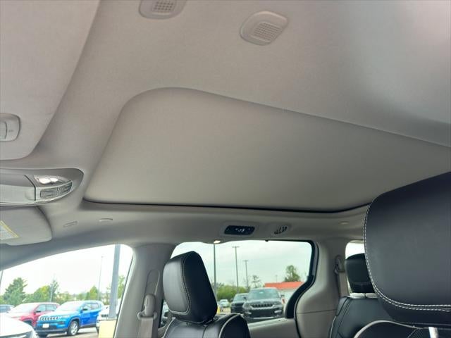 2024 Chrysler Pacifica Limited AWD