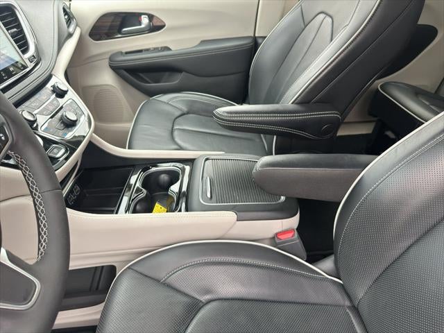 2024 Chrysler Pacifica Limited AWD