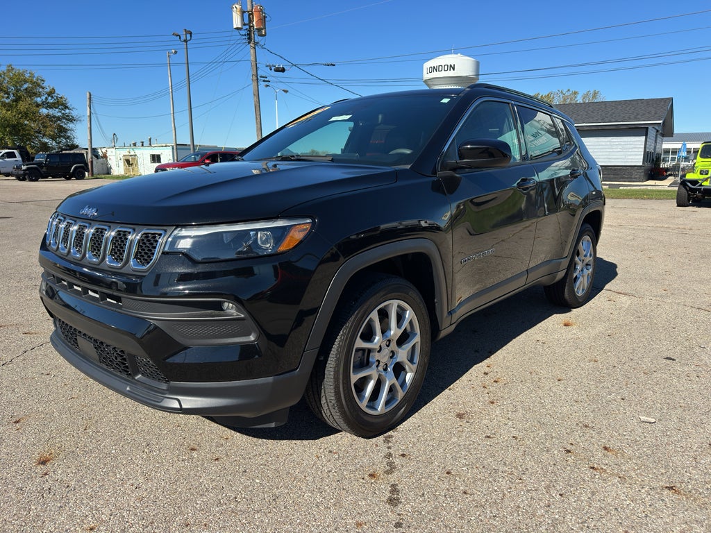 2023 Jeep Compass Latitude Lux FWD