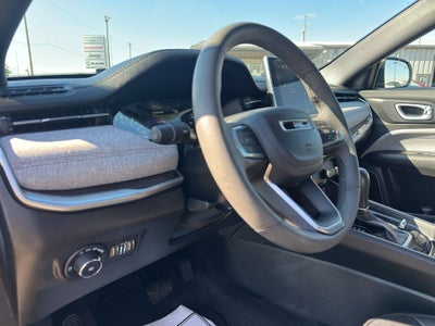 2023 Jeep Compass Latitude Lux FWD