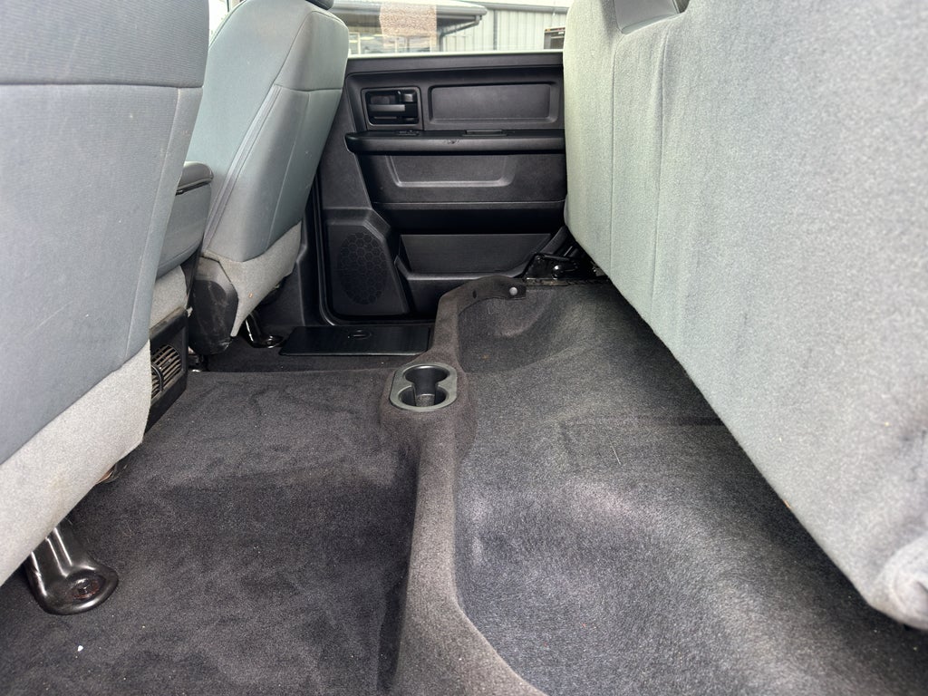 2017 RAM 3500 Tradesman Crew Cab 4x4 6'4' Box