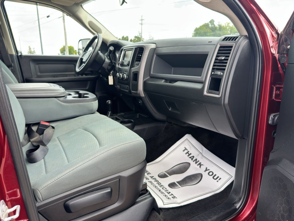 2017 RAM 3500 Tradesman Crew Cab 4x4 6'4' Box