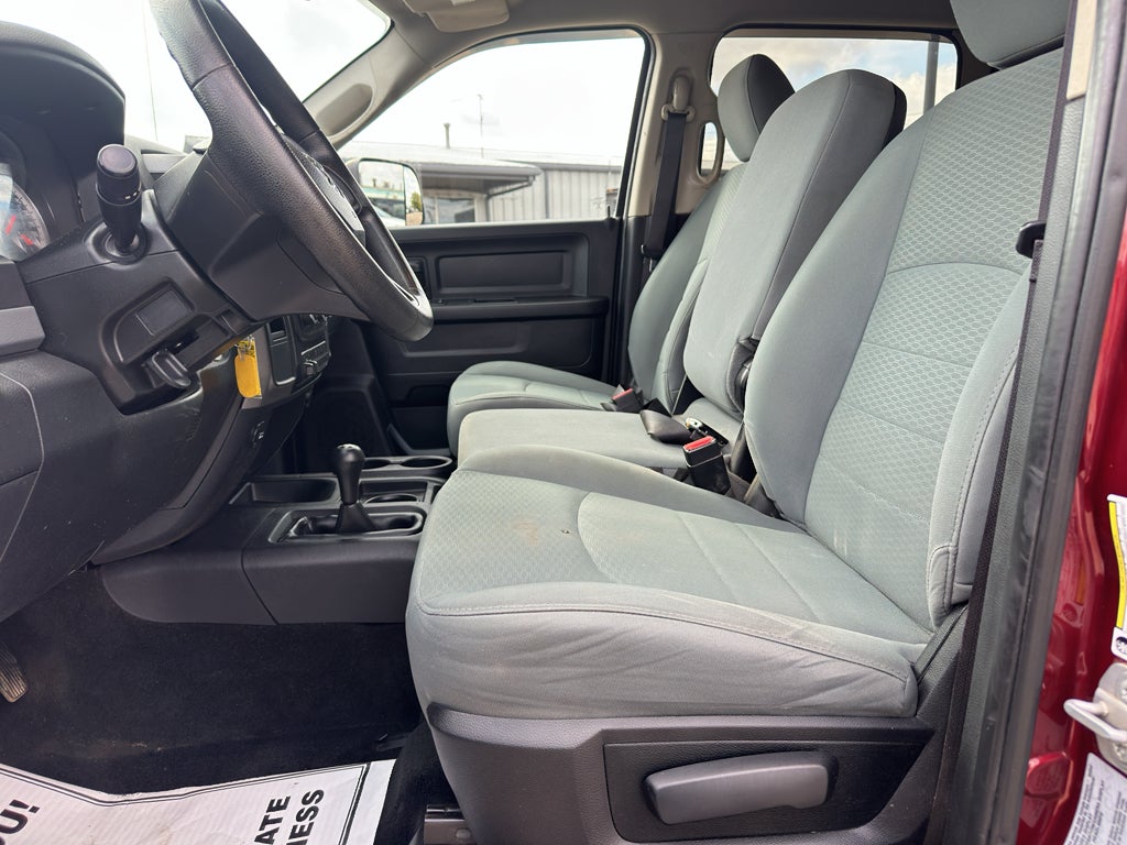 2017 RAM 3500 Tradesman Crew Cab 4x4 6'4' Box