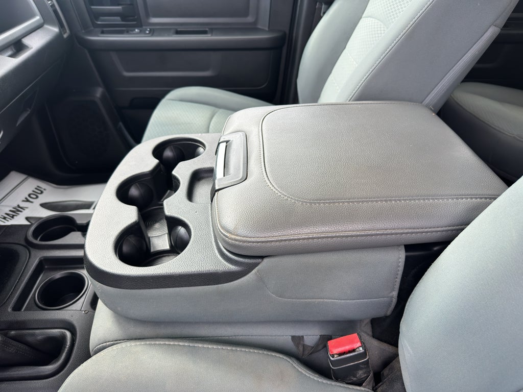 2017 RAM 3500 Tradesman Crew Cab 4x4 6'4' Box